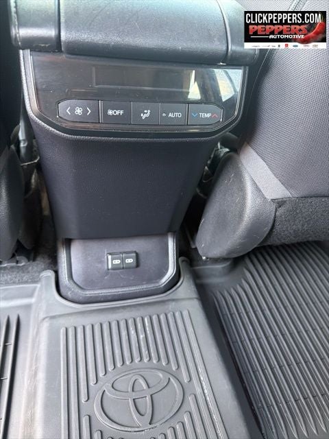 2023 Toyota Highlander LE 4X4