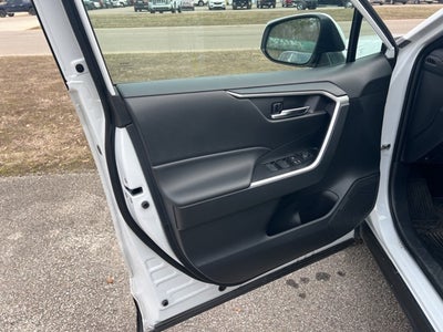 2024 Toyota RAV4 Hybrid SE