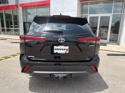2022 Toyota Highlander Hybrid XLE