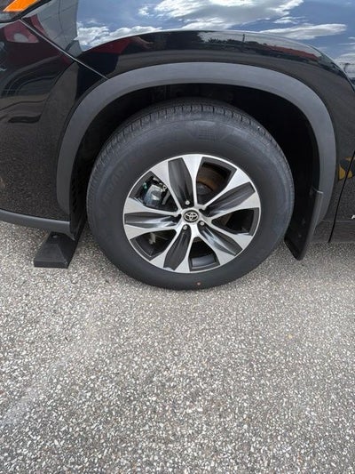2022 Toyota Highlander Hybrid XLE
