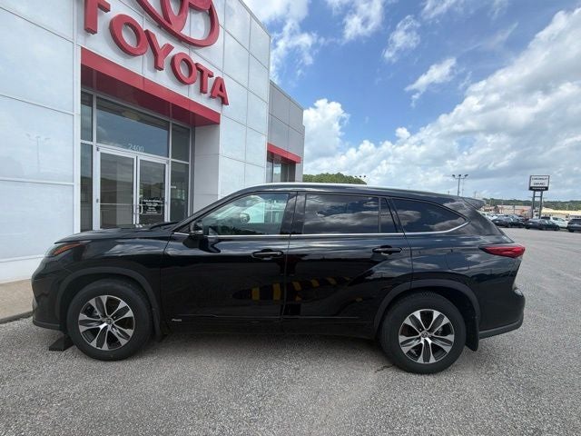 2022 Toyota Highlander Hybrid XLE