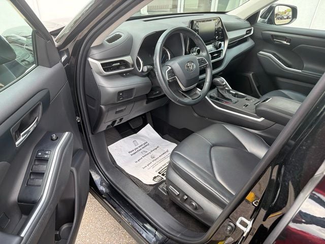 2022 Toyota Highlander Hybrid XLE