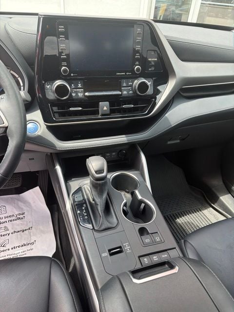 2022 Toyota Highlander Hybrid XLE