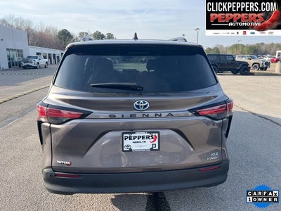 2022 Toyota Sienna XLE 8 Passenger