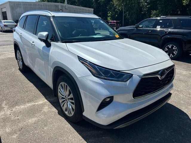 2023 Toyota Highlander Platinum