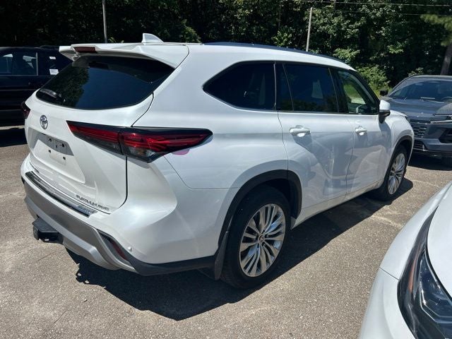 2023 Toyota Highlander Platinum