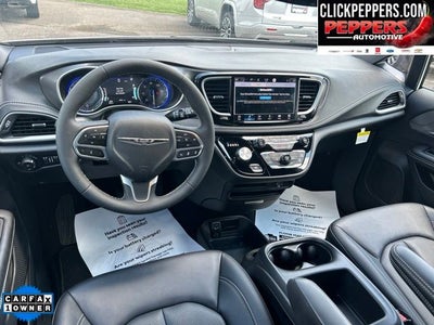 2026 Chrysler Pacifica Select AWD