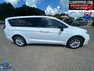 2026 Chrysler Pacifica Select AWD