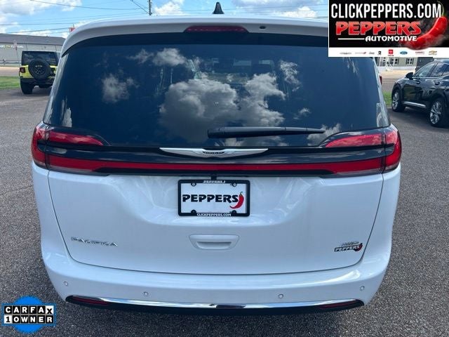 2026 Chrysler Pacifica Select AWD