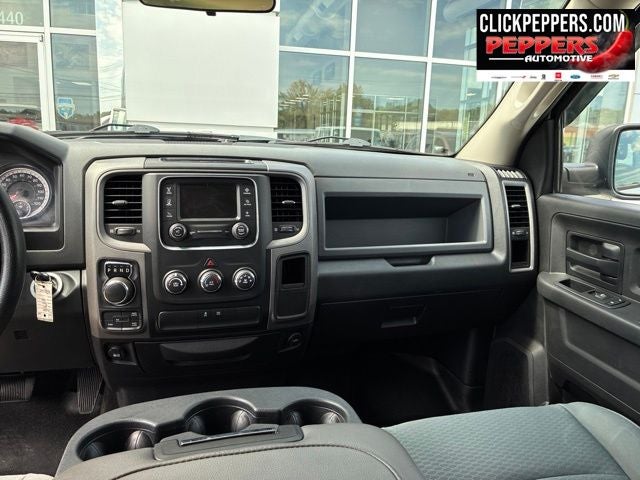 2017 RAM 1500 Express Crew Cab 4x4 5'7' Box
