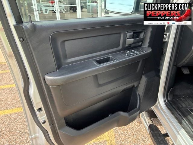 2017 RAM 1500 Express Crew Cab 4x4 5'7' Box